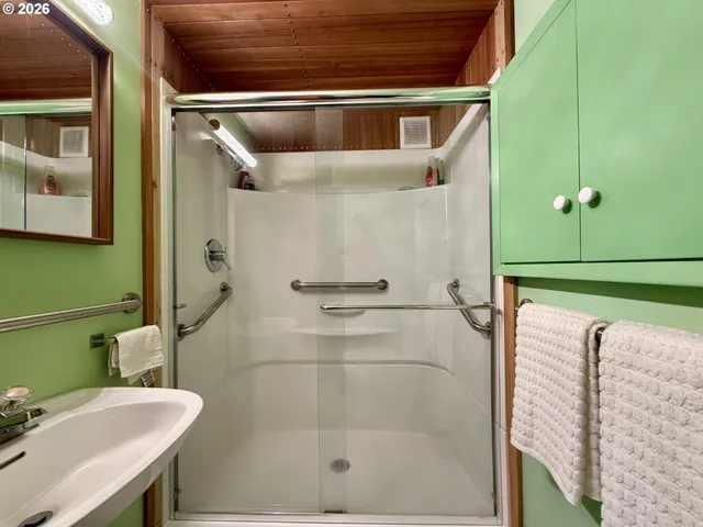 $555,000 | 859 Glasgow Avenue, Astoria, OR 97103