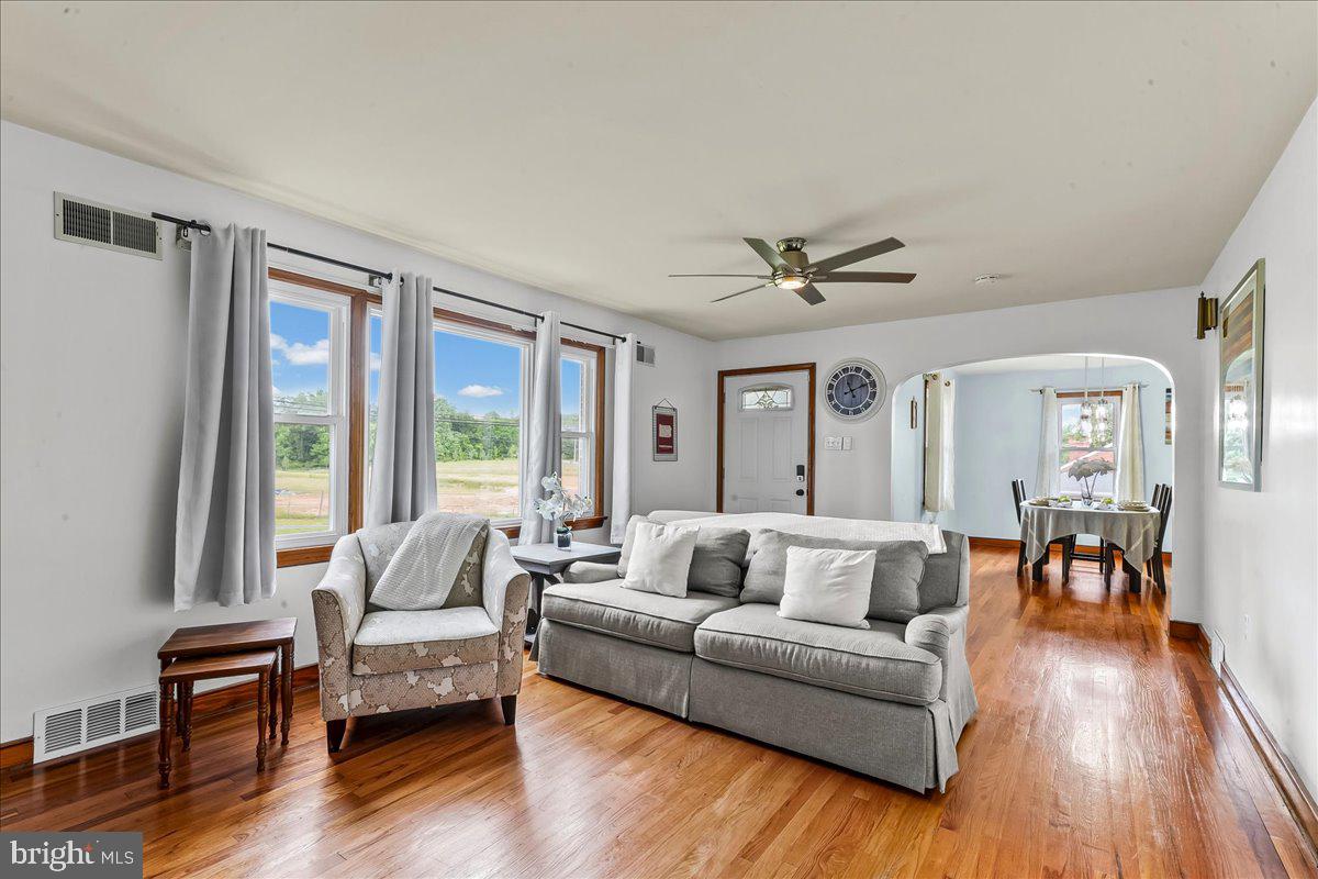 625 Doe Run Road Coatesville, PA 19320 - Photo 3 of 25