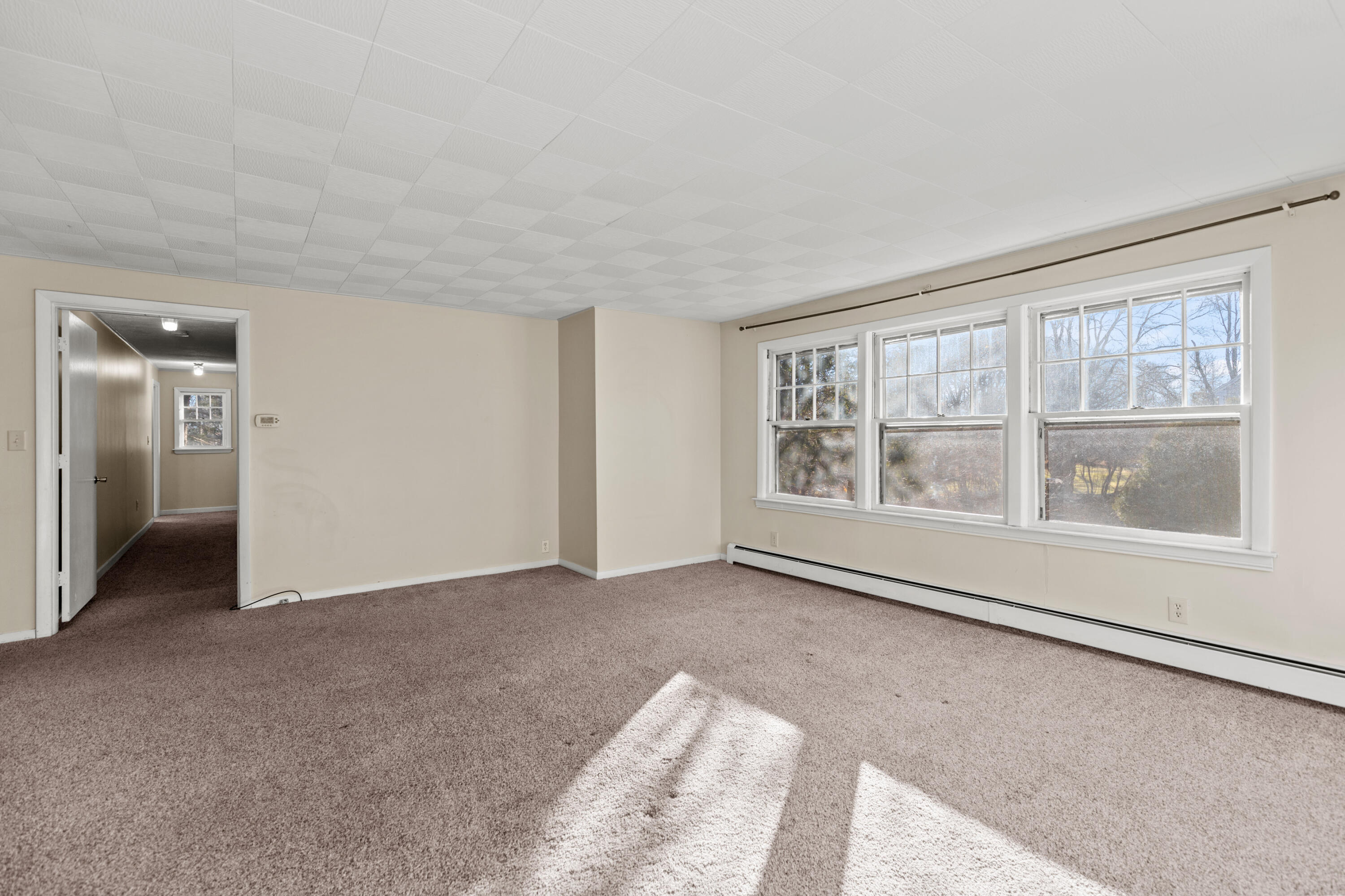 13 Middle Road Falmouth, ME 04105 - Photo 2 of 44 Living room