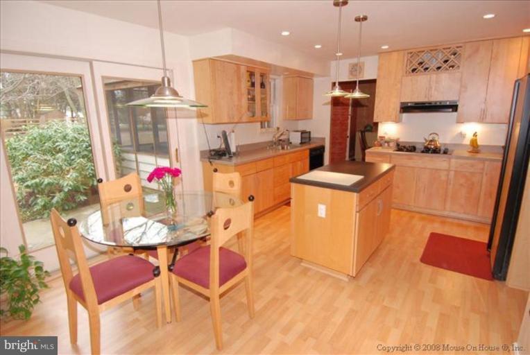 14309 Cantrell Road Silver Spring, MD 20905 - Photo 3 of 5 Kitchen