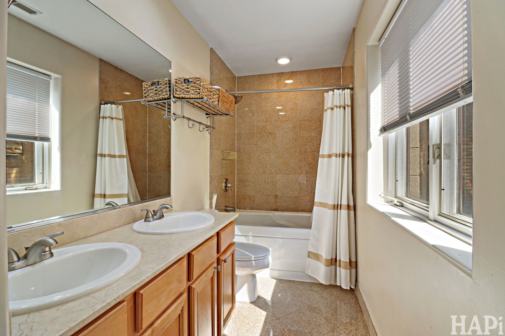 4716 West Addison Street, Unit 2E Chicago, IL 60641 - Photo 9 of 24 Gallery Image 9