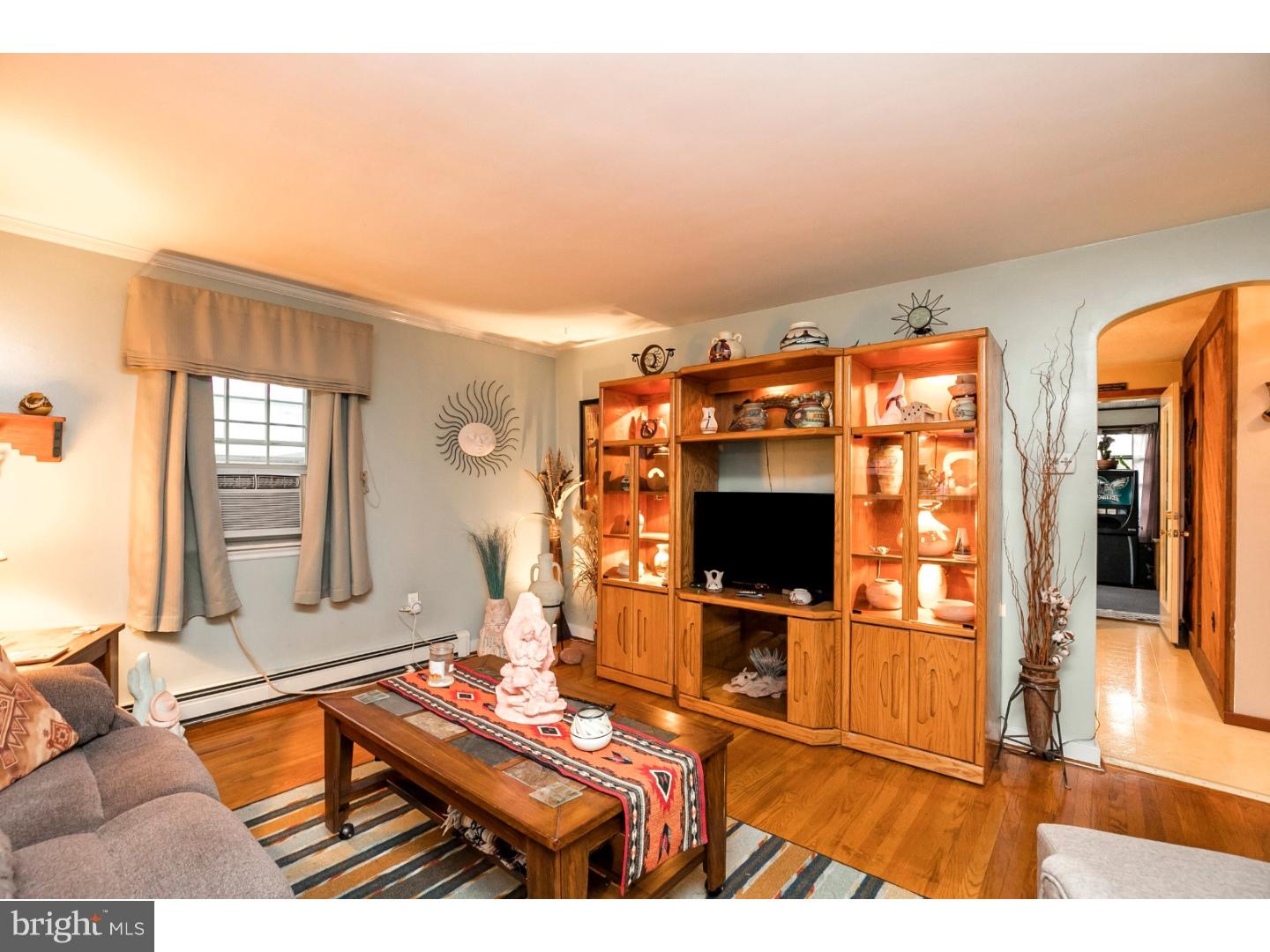 3114 Providence Road Norristown, PA 19403 - Photo 16 of 24 Living Room