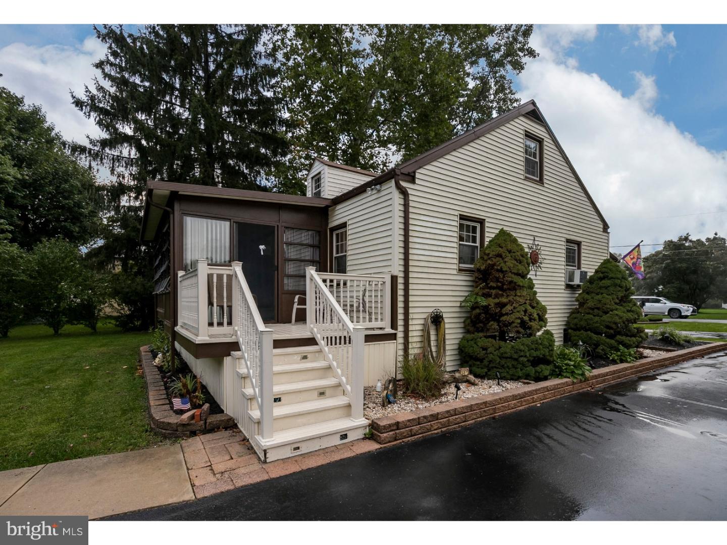 3114 Providence Road Norristown, PA 19403 - Photo 6 of 24 Exterior Side