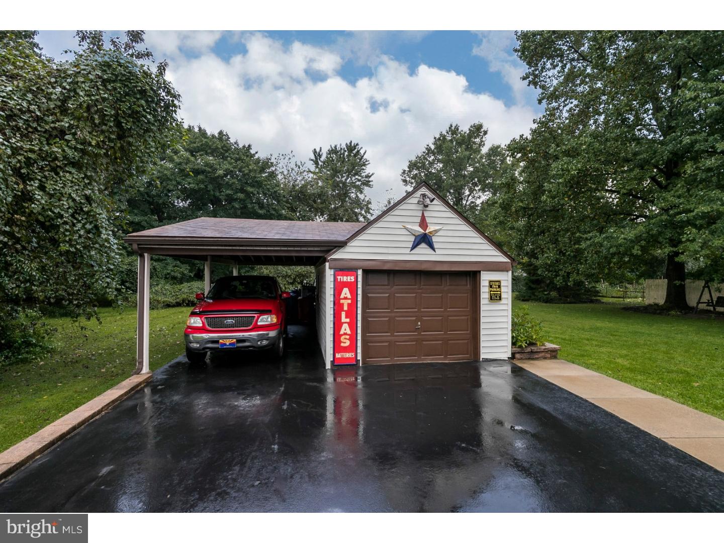 3114 Providence Road Norristown, PA 19403 - Photo 7 of 24 Garage
