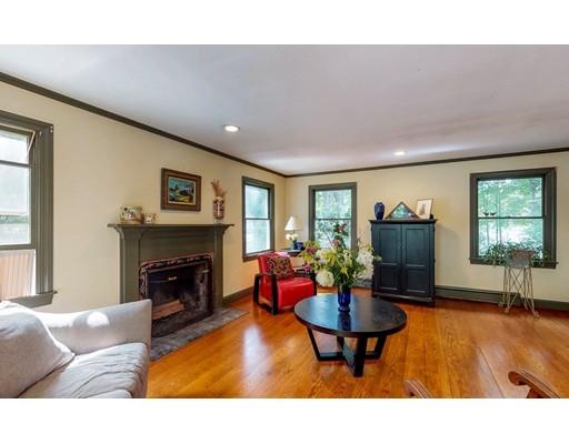 1332 Amostown Road West Springfield, MA 01089 - Photo 4 of 27