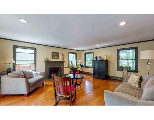 1332 Amostown Road West Springfield, MA 01089 - Photo 5 of 27