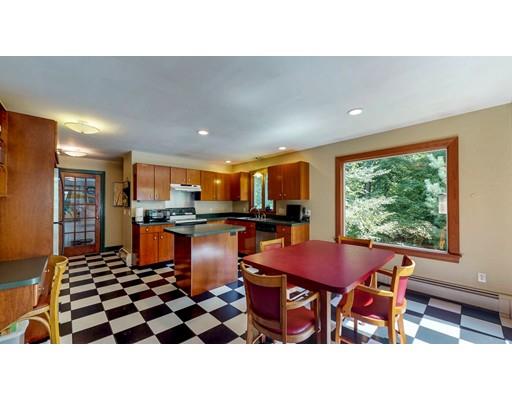 1332 Amostown Road West Springfield, MA 01089 - Photo 6 of 27