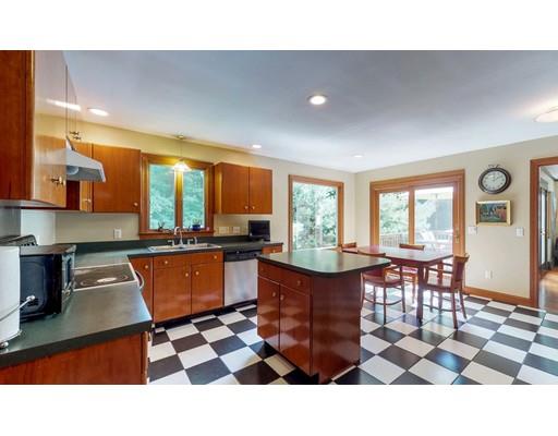 1332 Amostown Road West Springfield, MA 01089 - Photo 7 of 27