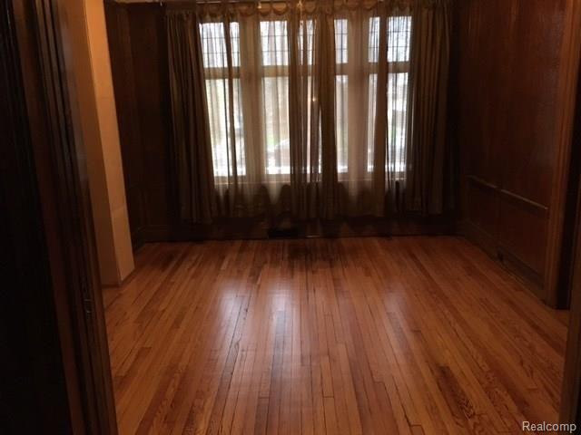 110 Atkinson Street Detroit, MI 48202 - Photo 5 of 18 110 Atkinson- Dining Room.JPG
