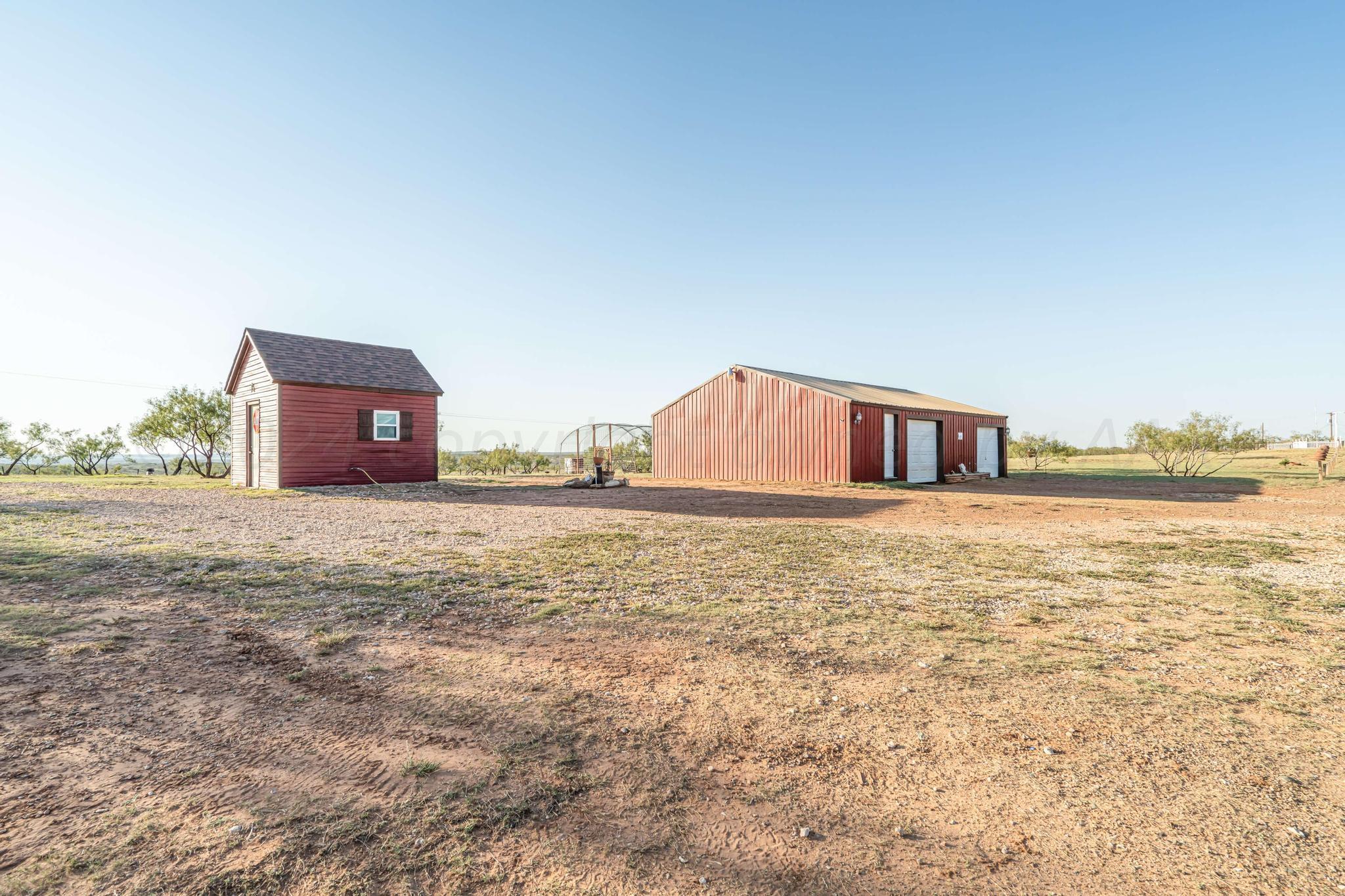 21601 Saddleback Drive Amarillo, TX 79010 - Photo 18 of 64 21601 Saddleback-14 GARAGES