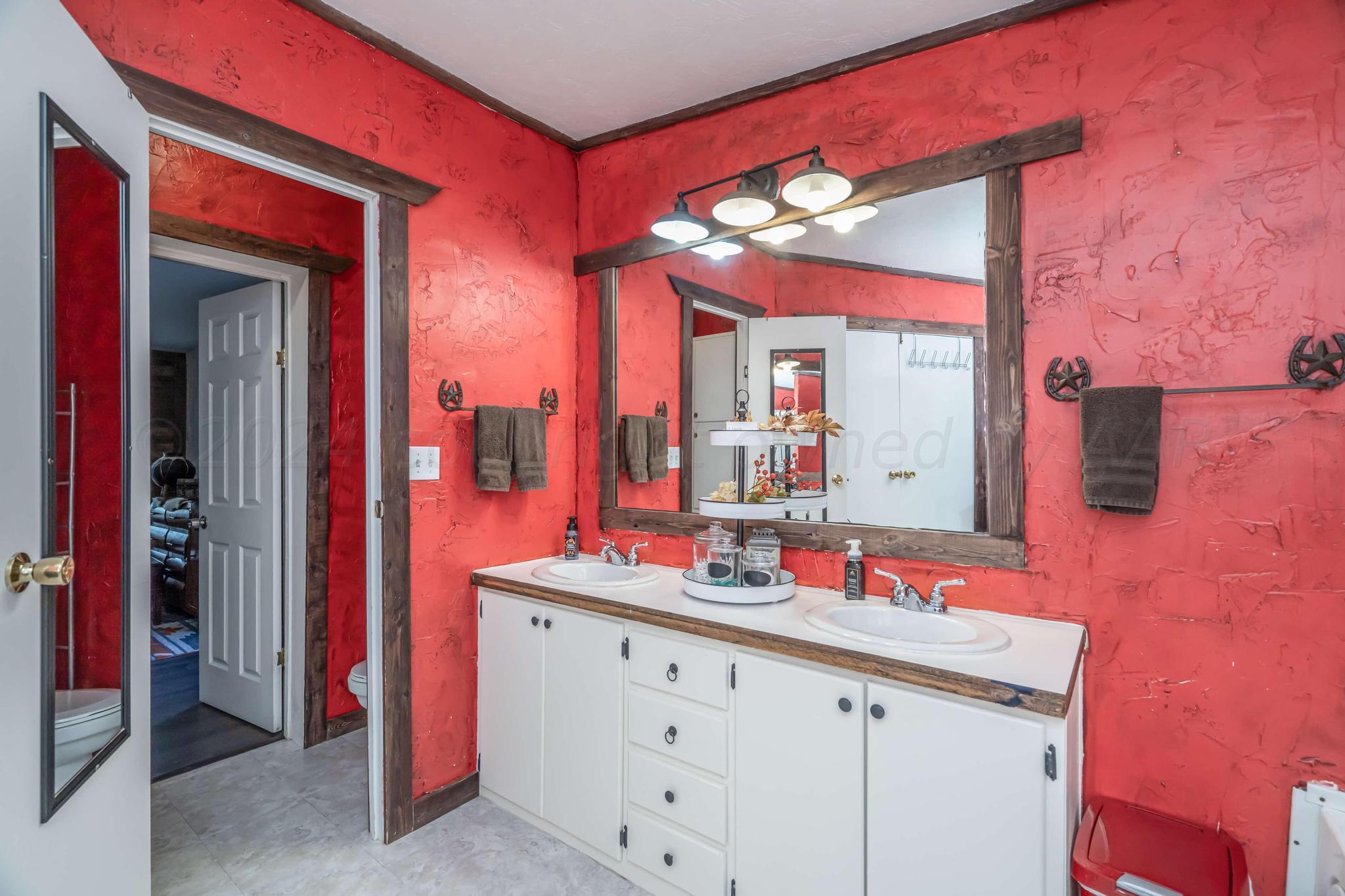 21601 Saddleback Drive Amarillo, TX 79010 - Photo 44 of 64 21601 Saddleback-39 PRIMARY BATH