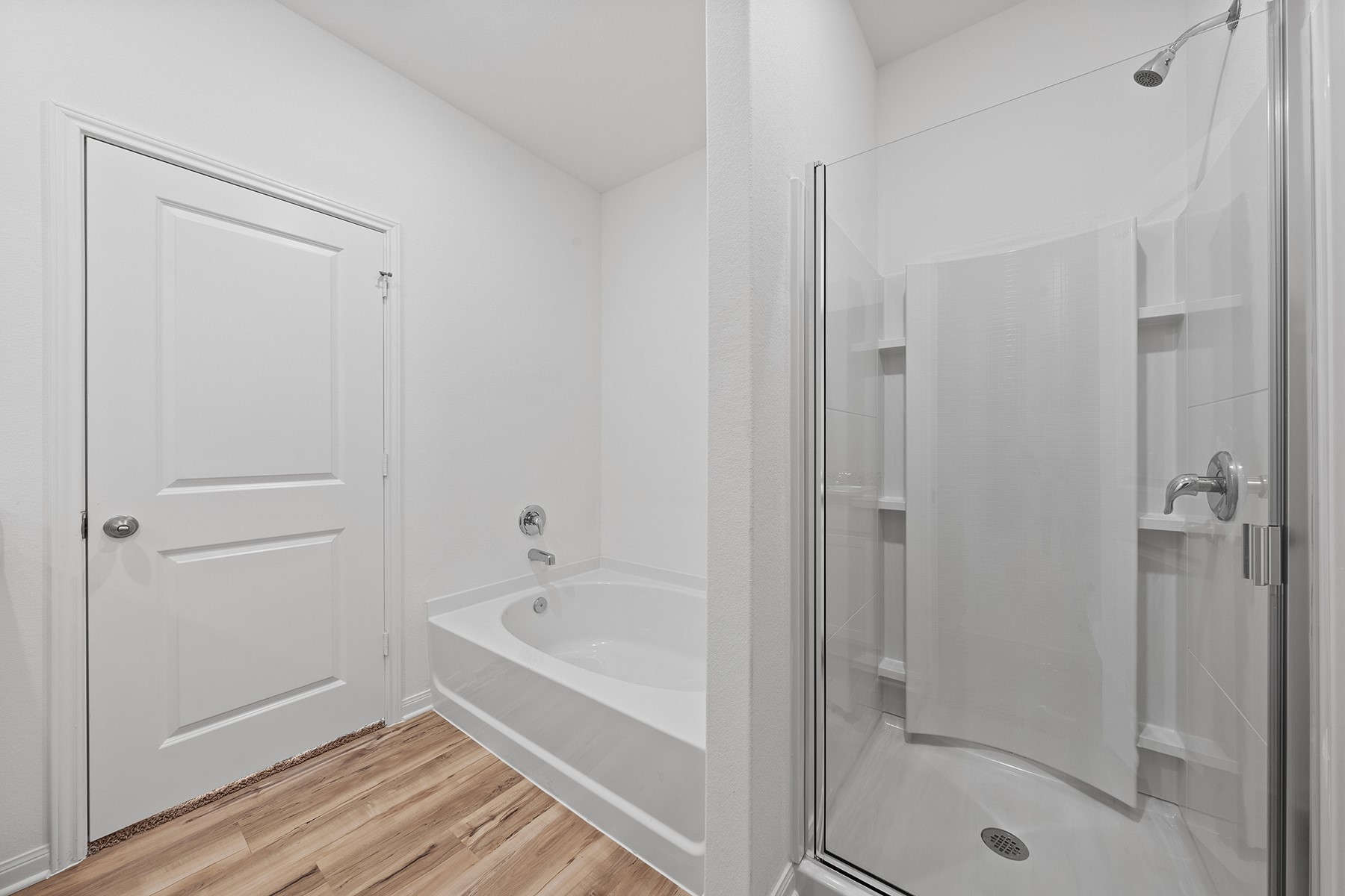 14609 Wahlbergs Way Elgin, TX 78621 - Photo 6 of 11 a bathroom with a bathtub