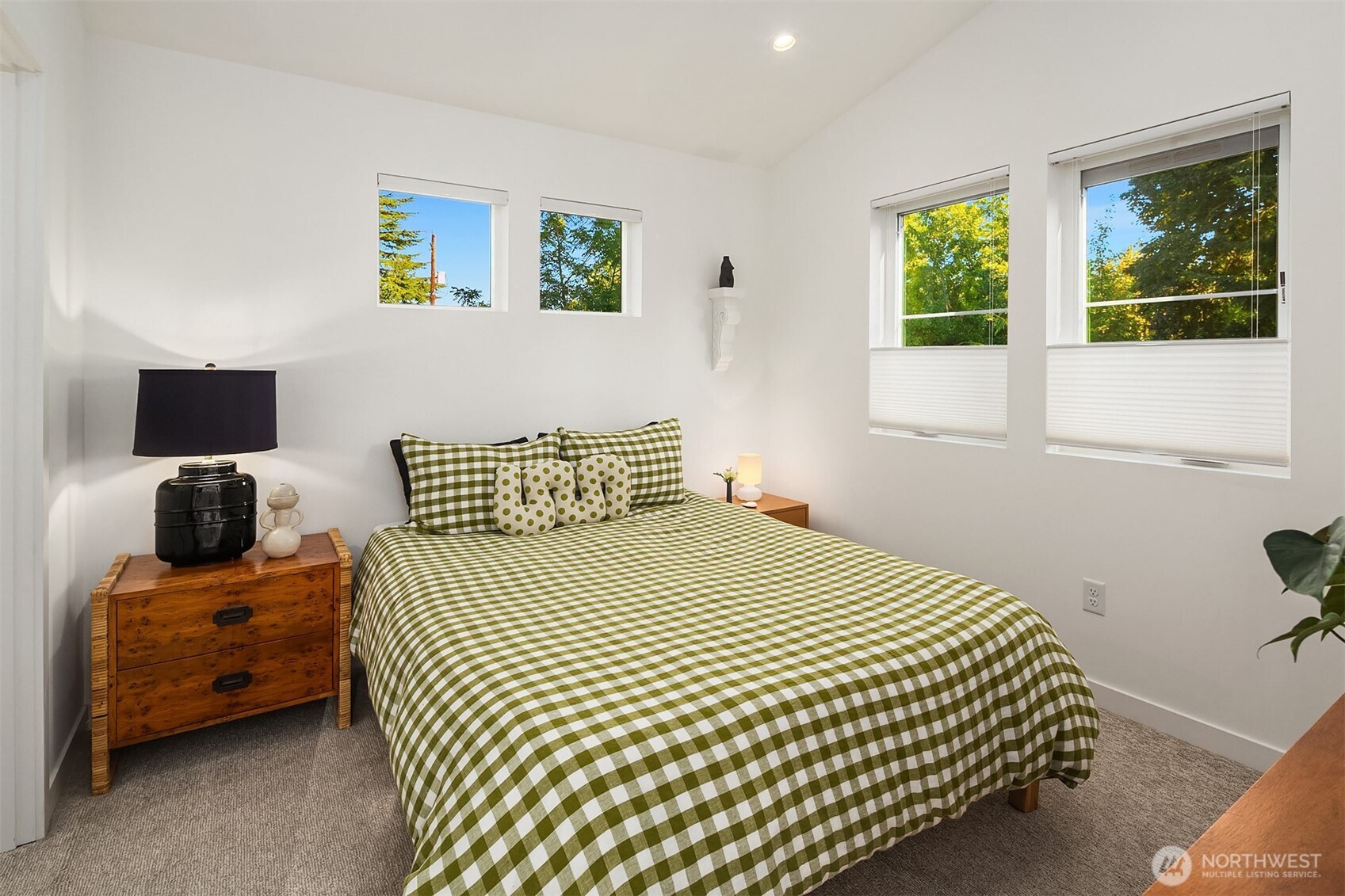 10421 41st Avenue Southwest, Unit B Seattle, WA 98146 - Photo 17 of 29