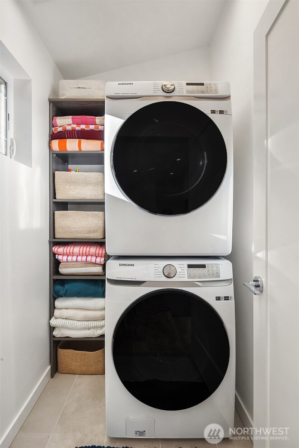 10421 41st Avenue Southwest, Unit B Seattle, WA 98146 - Photo 19 of 29