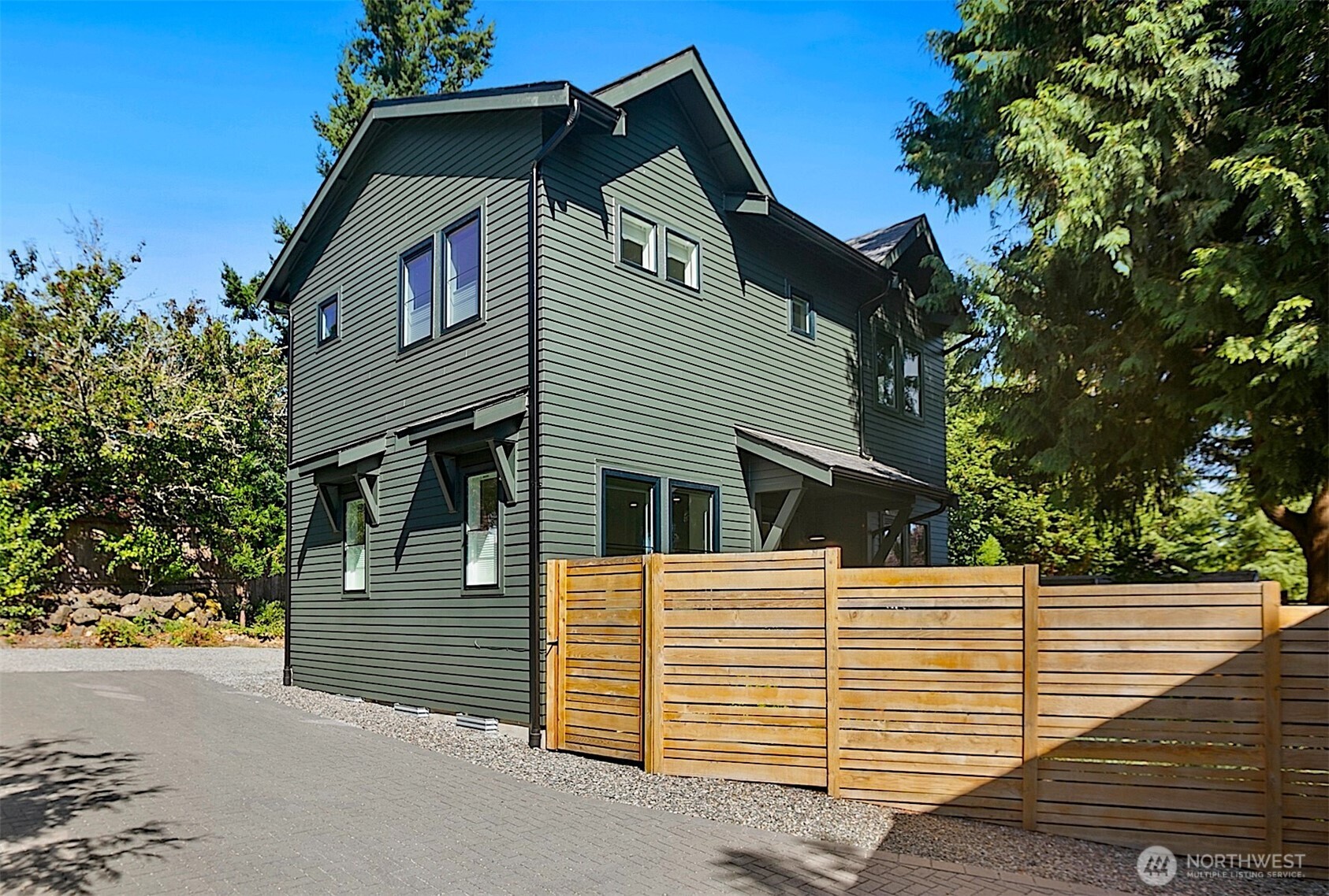 10421 41st Avenue Southwest, Unit B Seattle, WA 98146 - Photo 3 of 29