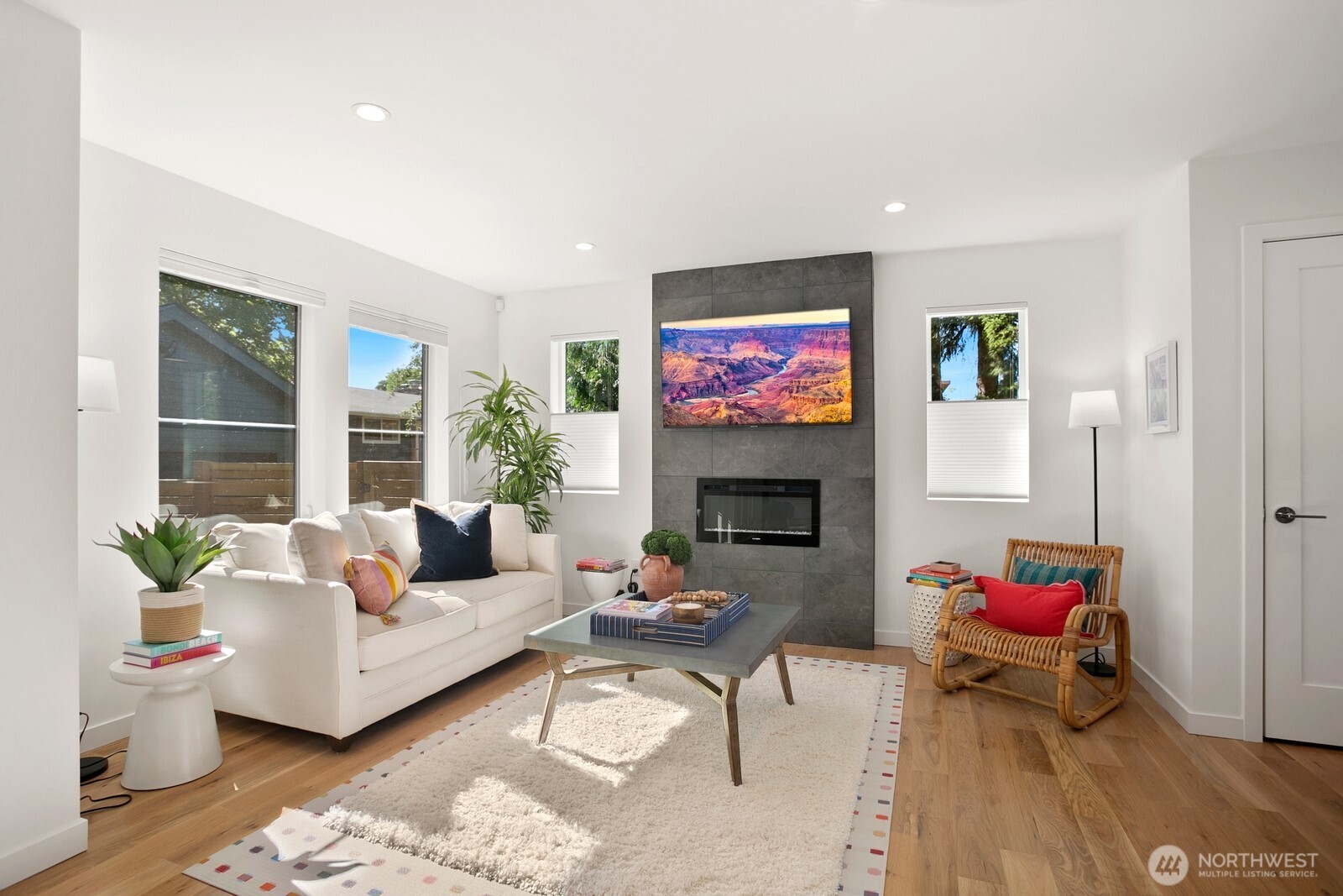 10421 41st Avenue Southwest, Unit B Seattle, WA 98146 - Photo 5 of 29