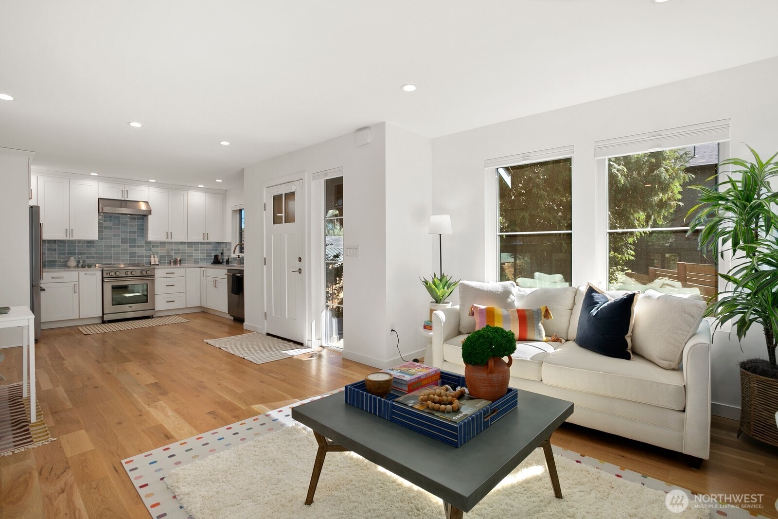 10421 41st Avenue Southwest, Unit B Seattle, WA 98146 - Photo 7 of 29