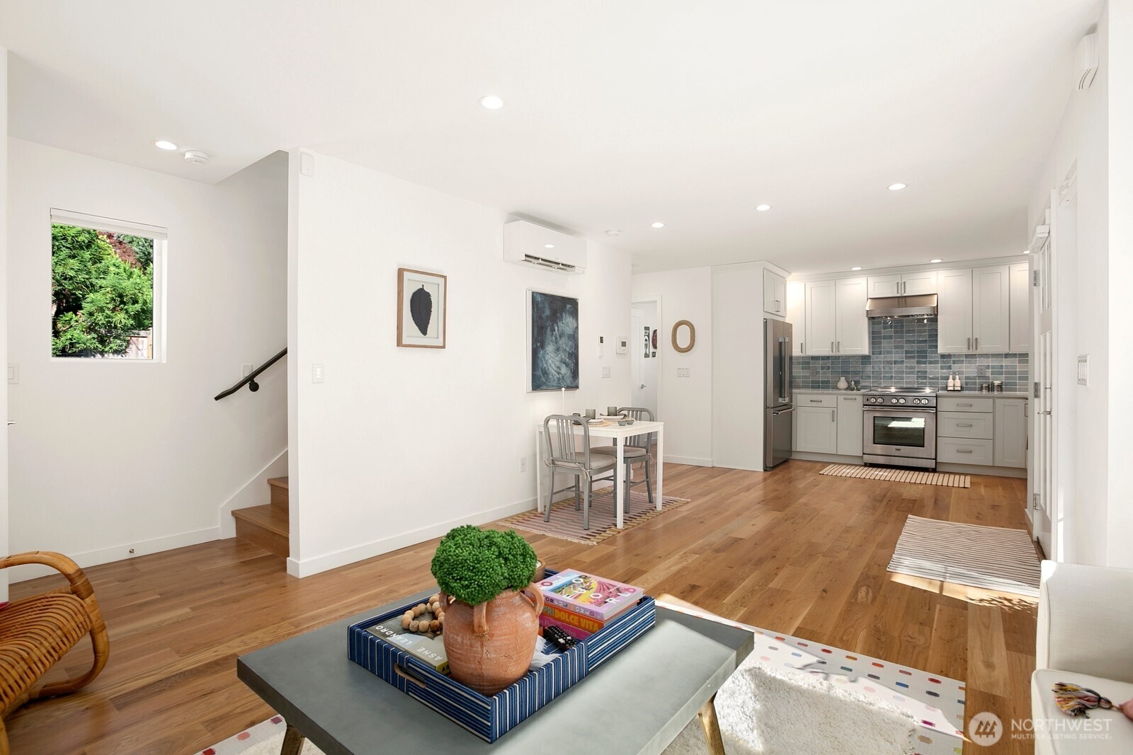 10421 41st Avenue Southwest, Unit B Seattle, WA 98146 - Photo 8 of 29