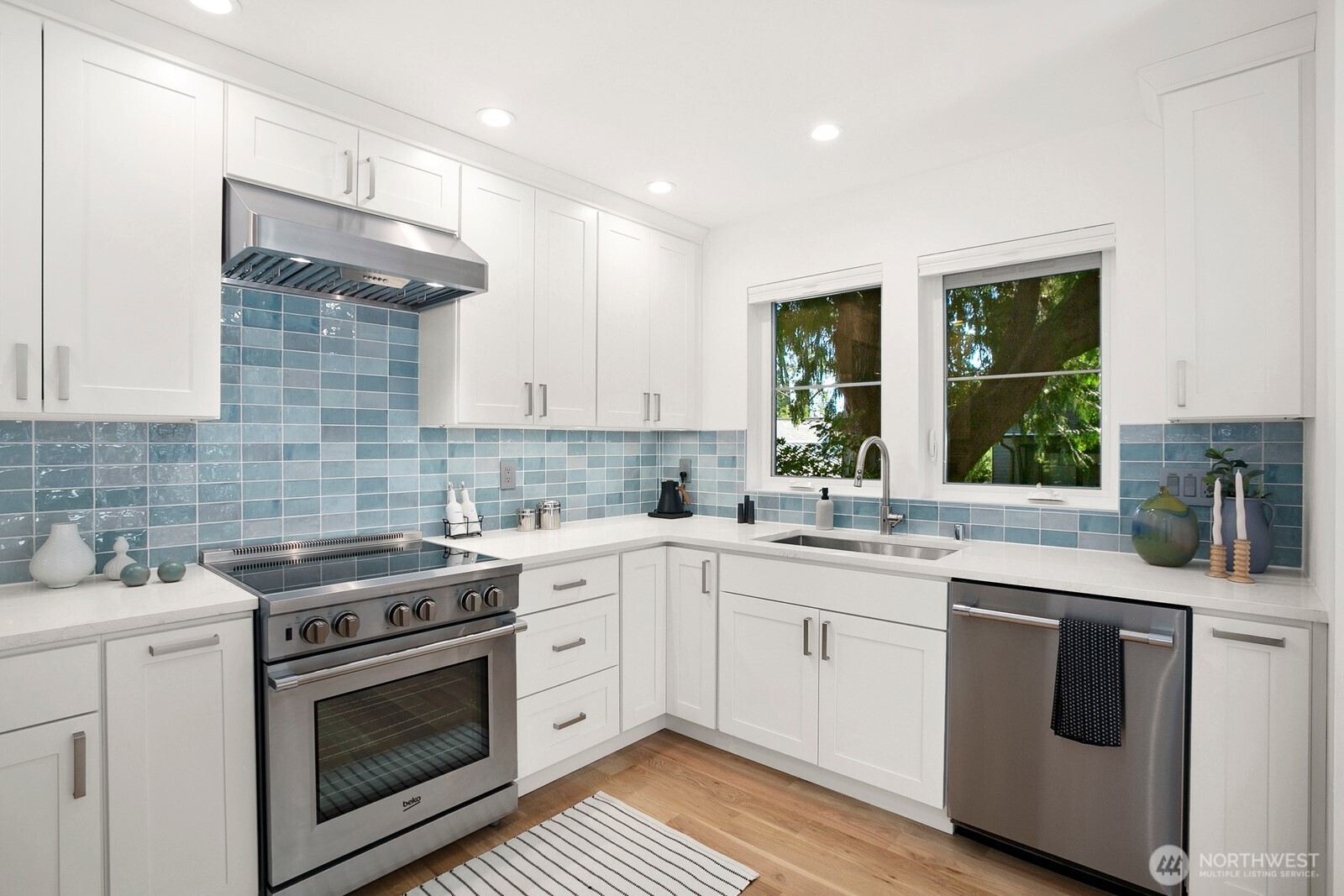 10421 41st Avenue Southwest, Unit B Seattle, WA 98146 - Photo 10 of 29