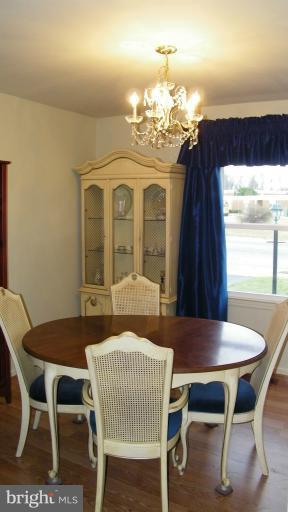 201 West Church Road Sterling, VA 20164 - Photo 3 of 17 Dining Room
