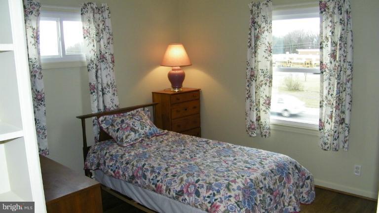 201 West Church Road Sterling, VA 20164 - Photo 5 of 17 Bedroom
