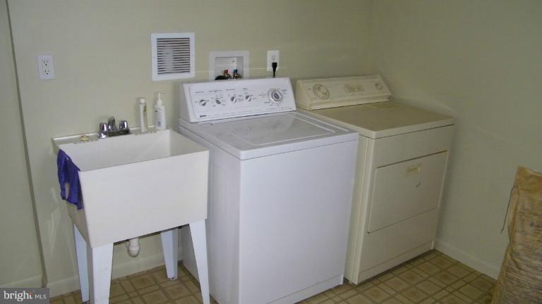 201 West Church Road Sterling, VA 20164 - Photo 8 of 17 Laundry Room