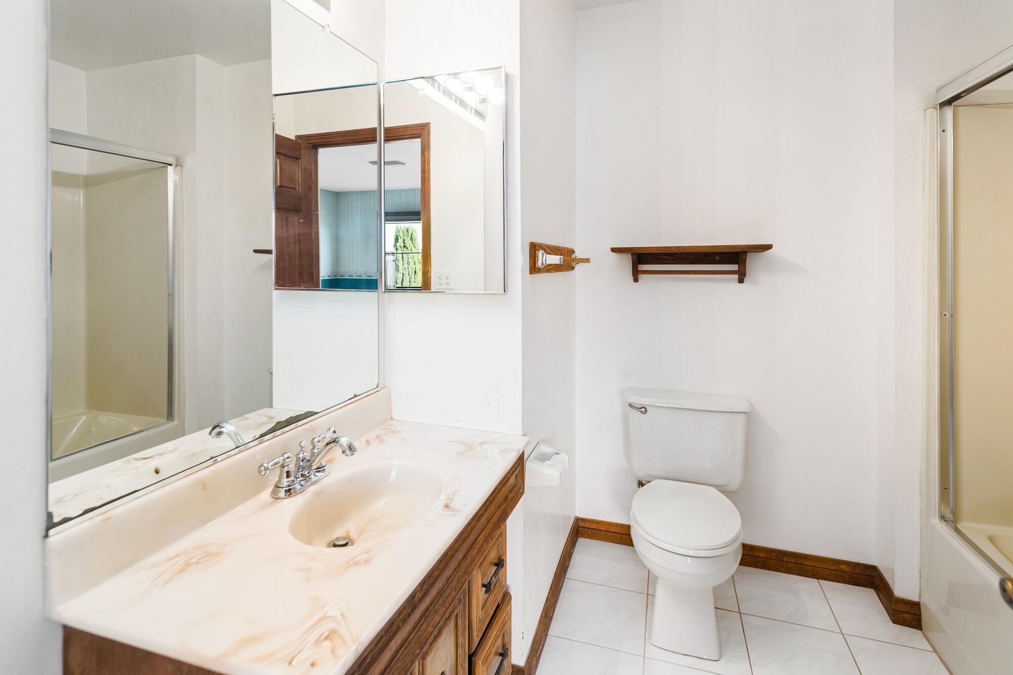 15035 Sandy Ridge Road Lake Elizabeth, CA 93532 - Photo 23 of 39 Master Bathroom