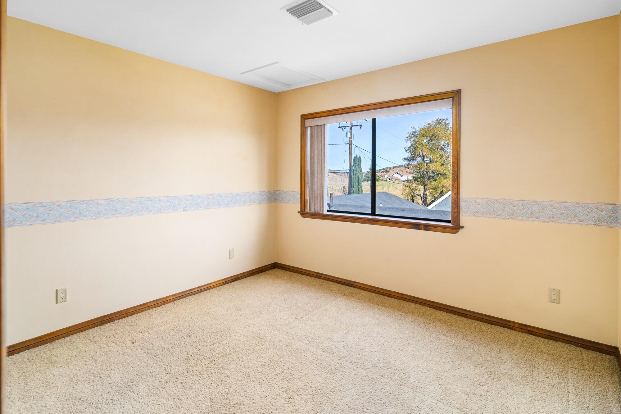 15035 Sandy Ridge Road Lake Elizabeth, CA 93532 - Photo 25 of 39 Guest Bedroom