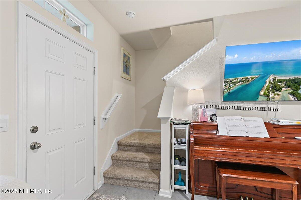 86472 Shortline Circle Yulee, FL 32097 - Photo 11 of 24 11-Staircase