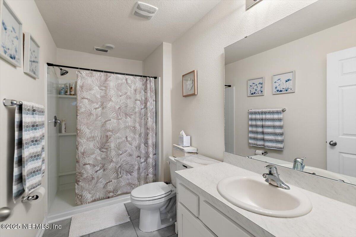 86472 Shortline Circle Yulee, FL 32097 - Photo 14 of 24 14-Primary Bathroom