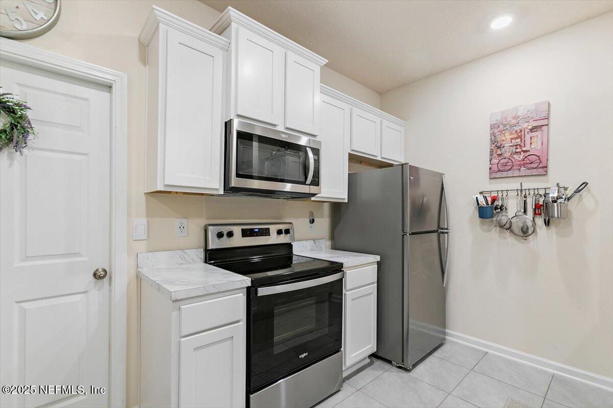 86472 Shortline Circle Yulee, FL 32097 - Photo 5 of 24 05-Kitchen