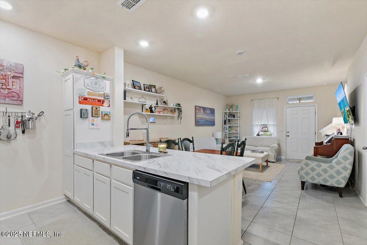 86472 Shortline Circle Yulee, FL 32097 - Photo 6 of 24 06-Kitchen