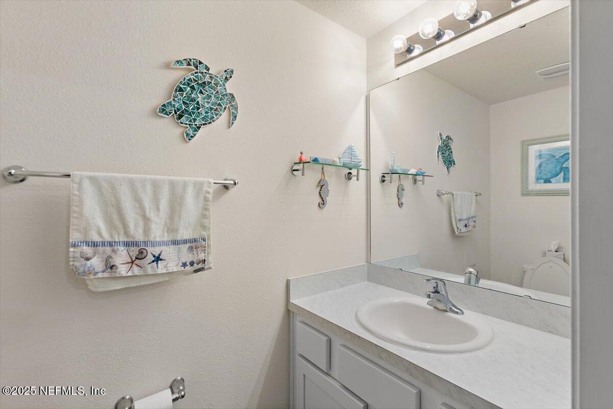86472 Shortline Circle Yulee, FL 32097 - Photo 10 of 24 10-Hall Bath
