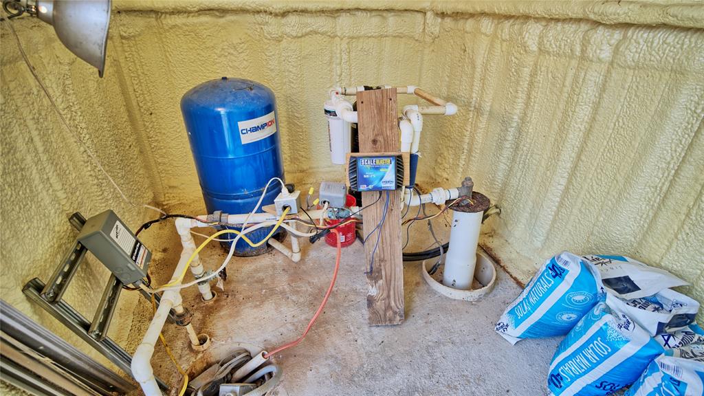 584 West Alamo Road Bowie, TX 76230 - Photo 21 of 40 Insulated well house