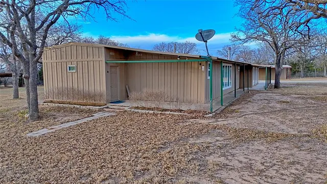 $549,999 | 584 West Alamo Road, Bowie, TX 76230