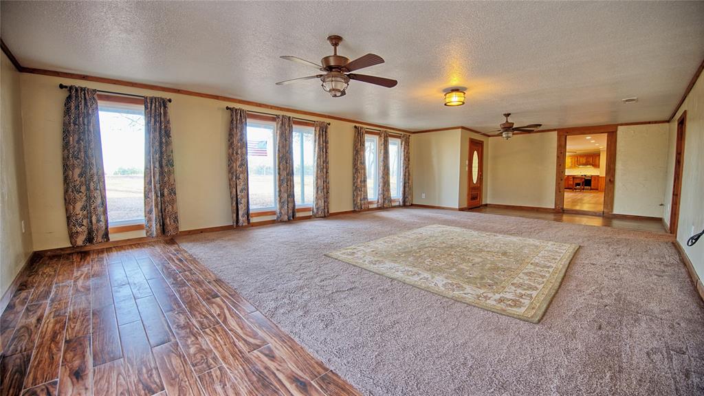 584 West Alamo Road Bowie, TX 76230 - Photo 6 of 40 Extra large living room