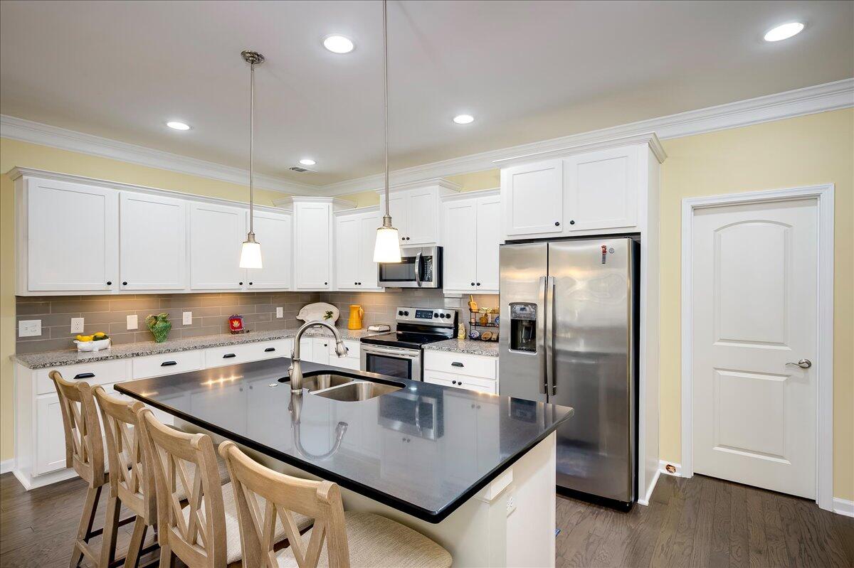 1169 Brookstone Way Augusta, GA 30909 - Photo 11 of 48 Great kitchen with granite countertops and new quartz countertop island!
