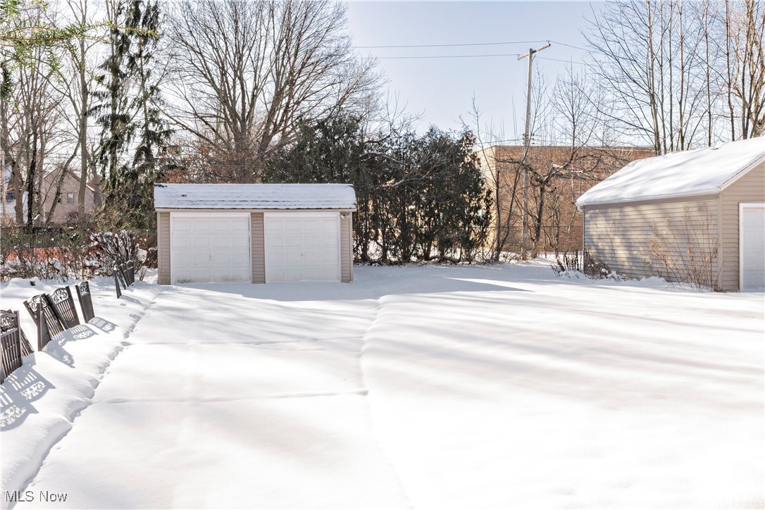 4040 Ardmore Road Cleveland, OH 44121 - Photo 40 of 43