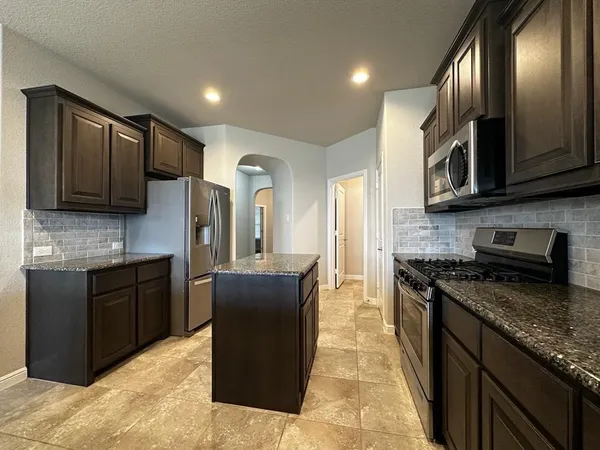 $3,195 | 916 Dove Cove, Argyle, TX 76226