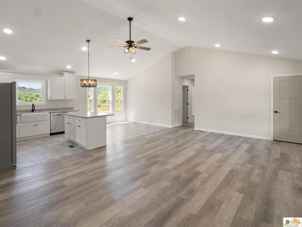 1363 Short Cut Road Horse Cave, KY 42749 - Photo 7 of 64 Gallery Image 7