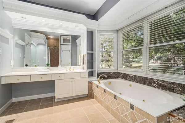 $785,000 | 17707 Hornbean Drive, Wildwood, MO 63005