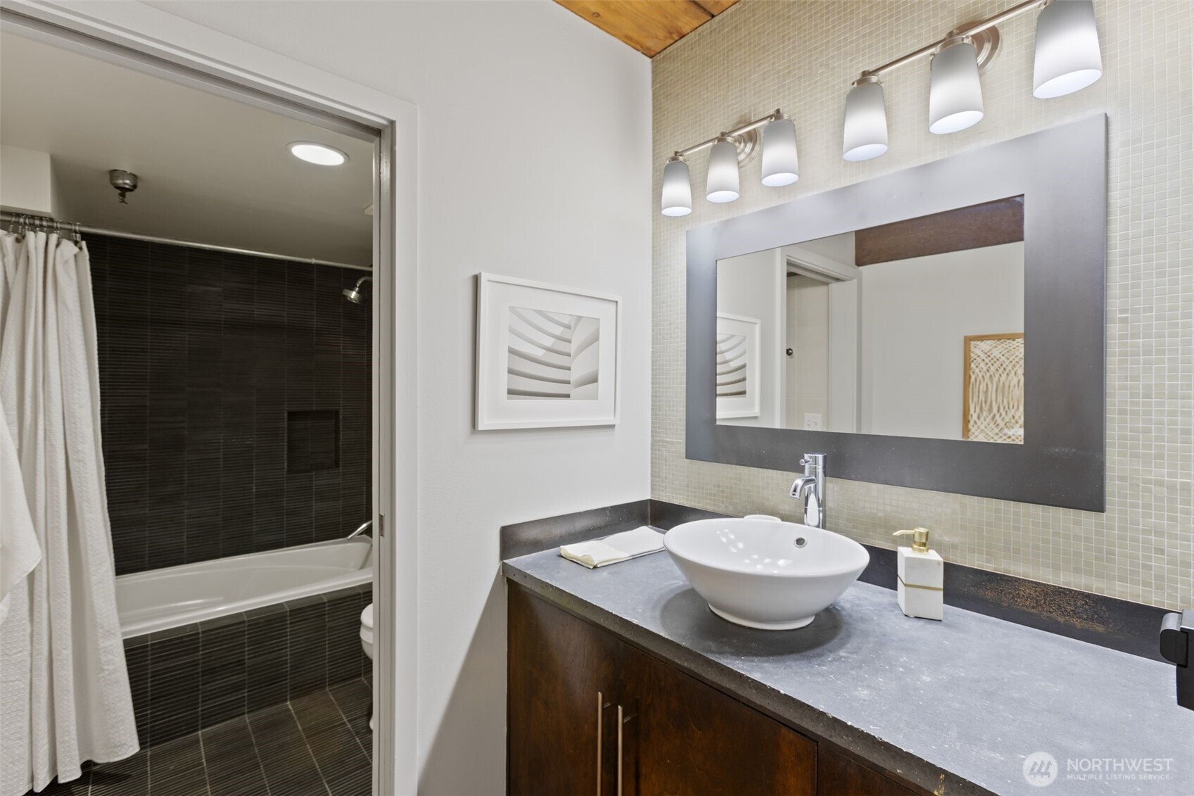 1507 Western Avenue, Unit R302 Seattle, WA 98101 - Photo 17 of 24