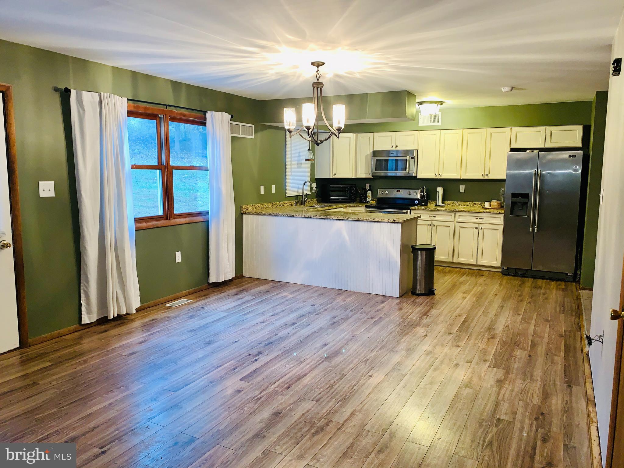262 Washington Road Bechtelsville, PA 19505 - Photo 3 of 21 Gallery Image 3