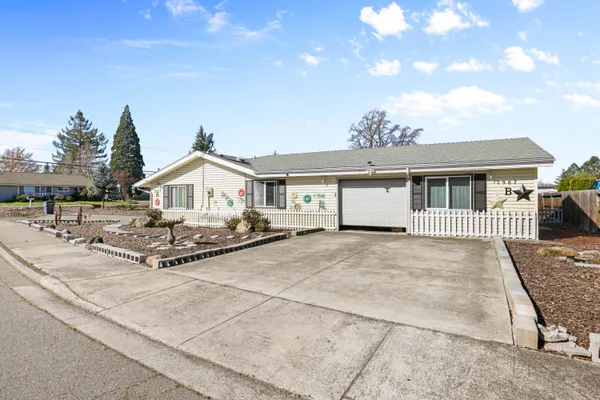 $515,000 | 2987 Delta Waters Road, Medford, OR 97504