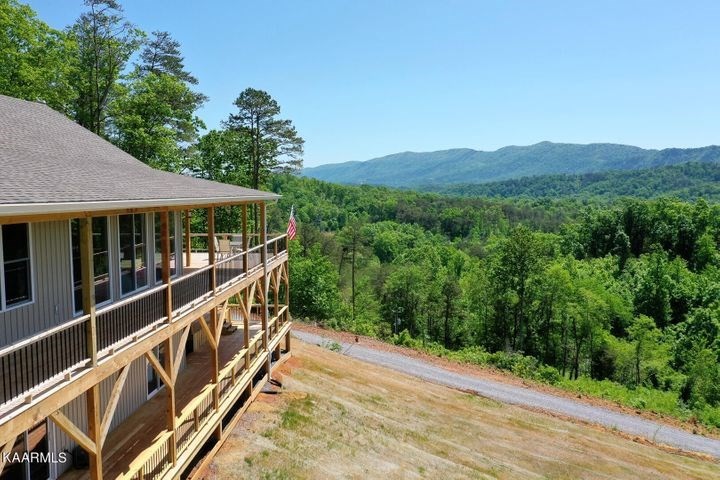 2115 Bob Irwin Road Maryville, TN 37803 - Photo 4 of 58 Gallery Image 4