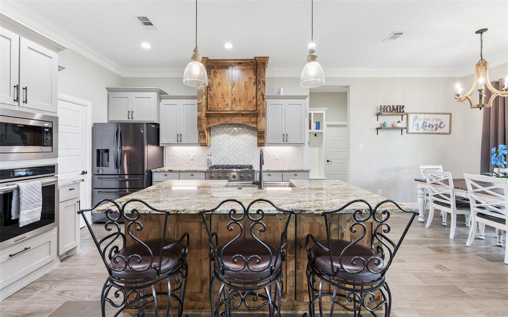 140 Clayton Crossing Springtown, TX 76082 - Photo 7 of 40