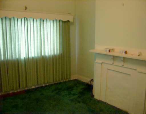 815 Francis Street McKees Rocks, PA 15136 - Photo 3 of 8 Living Room.