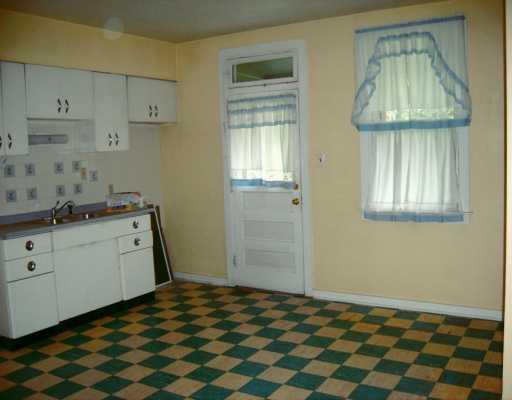 815 Francis Street McKees Rocks, PA 15136 - Photo 4 of 8 Kitchen.