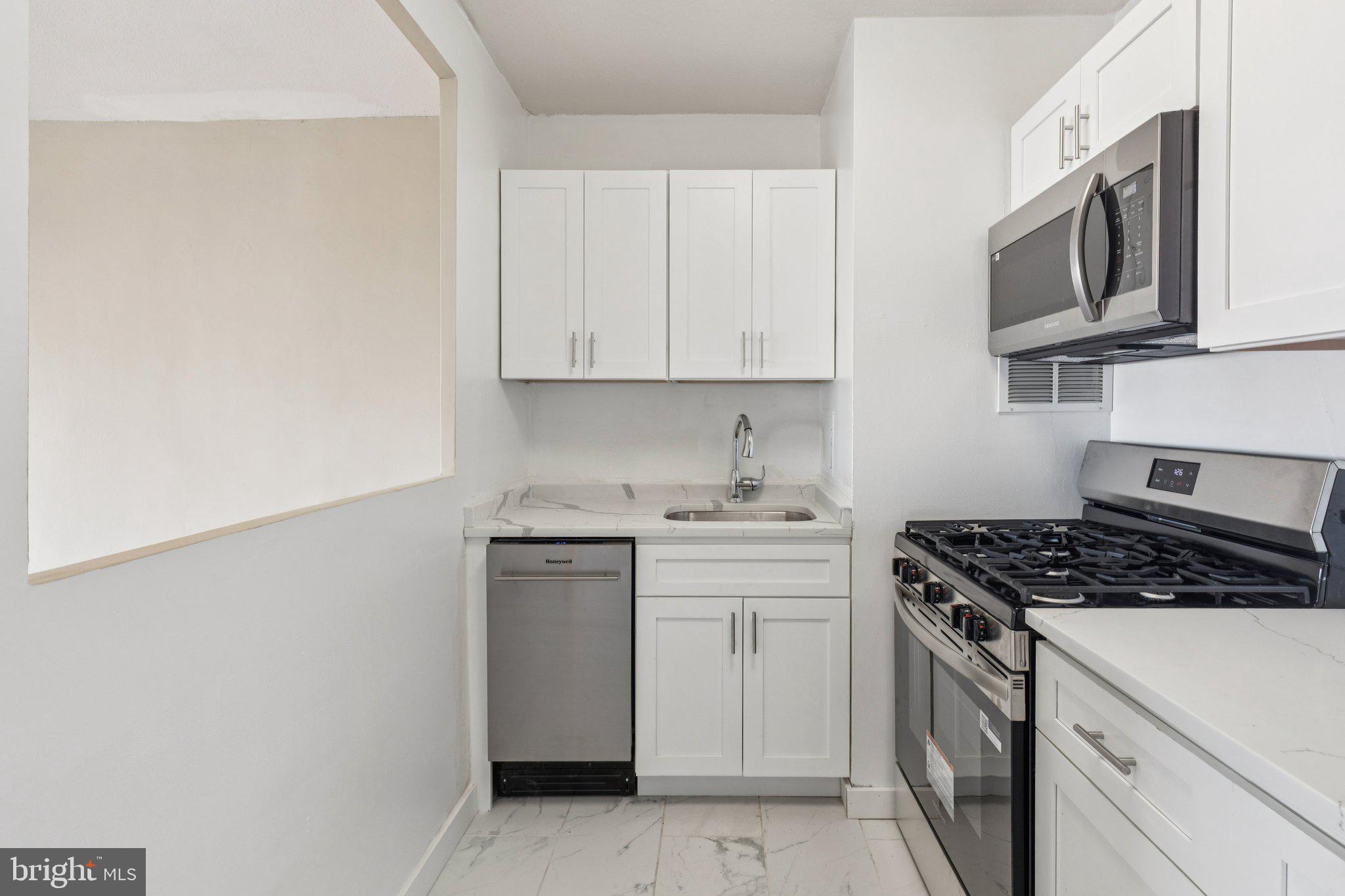 200 Locust Street, Unit 9CN Philadelphia, PA 19106 - Photo 6 of 17