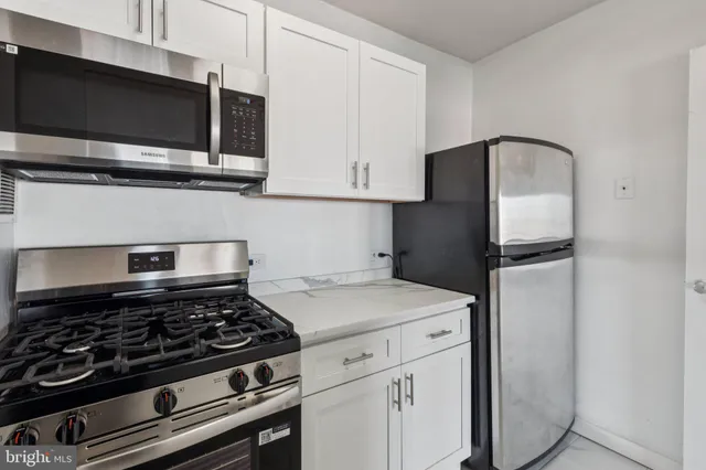 $2,195 | 200 Locust Street, Unit 9CN, Philadelphia, PA 19106